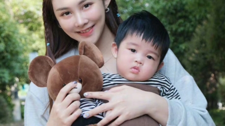 李子峰#林籽 宣布离婚,两人2021年7月结婚,2022年7月官宣得子,李子 