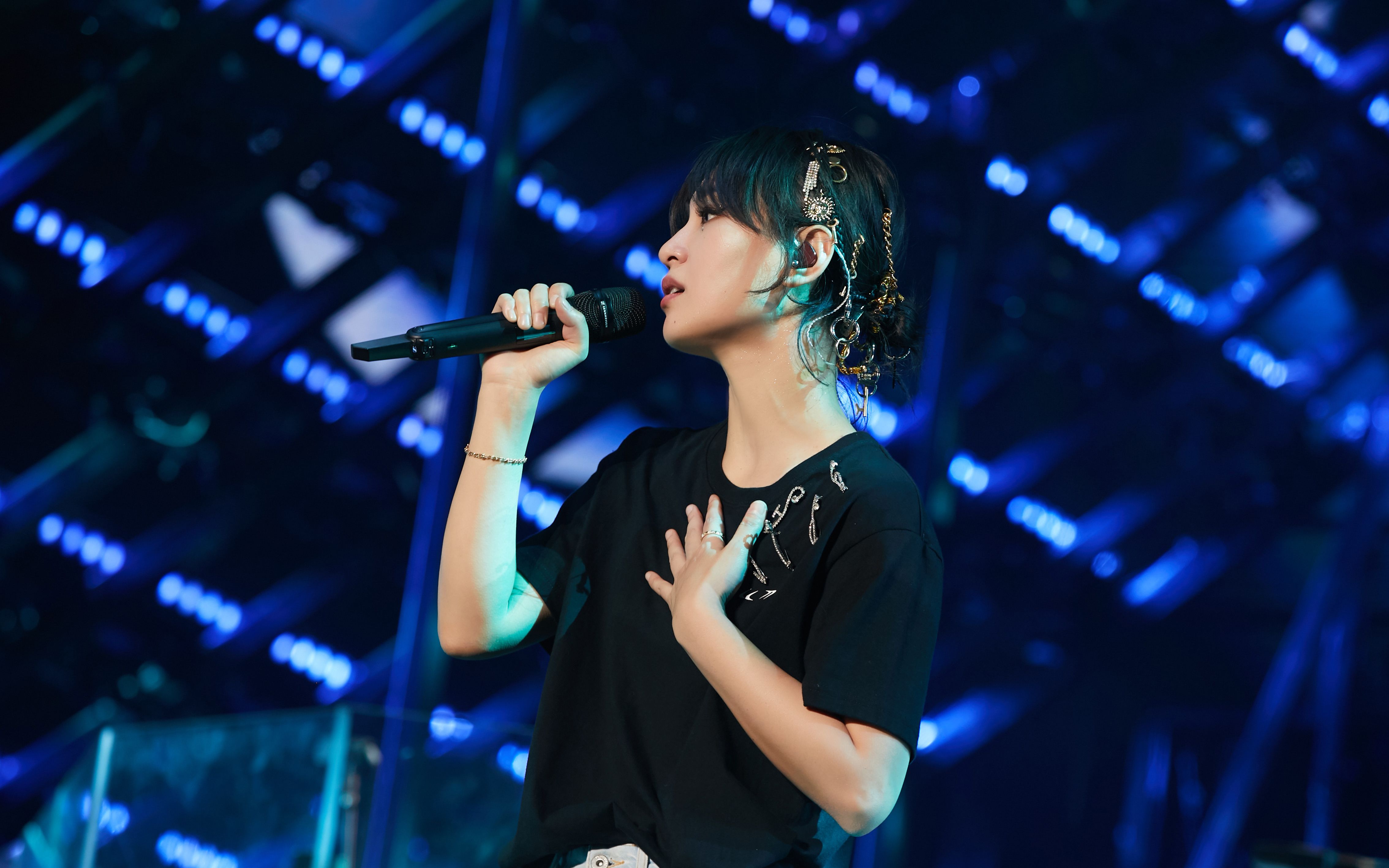 【周笔畅】『存货』2019lunar成都演唱会《无羁》(大屏幕版)_哔哩哔哩