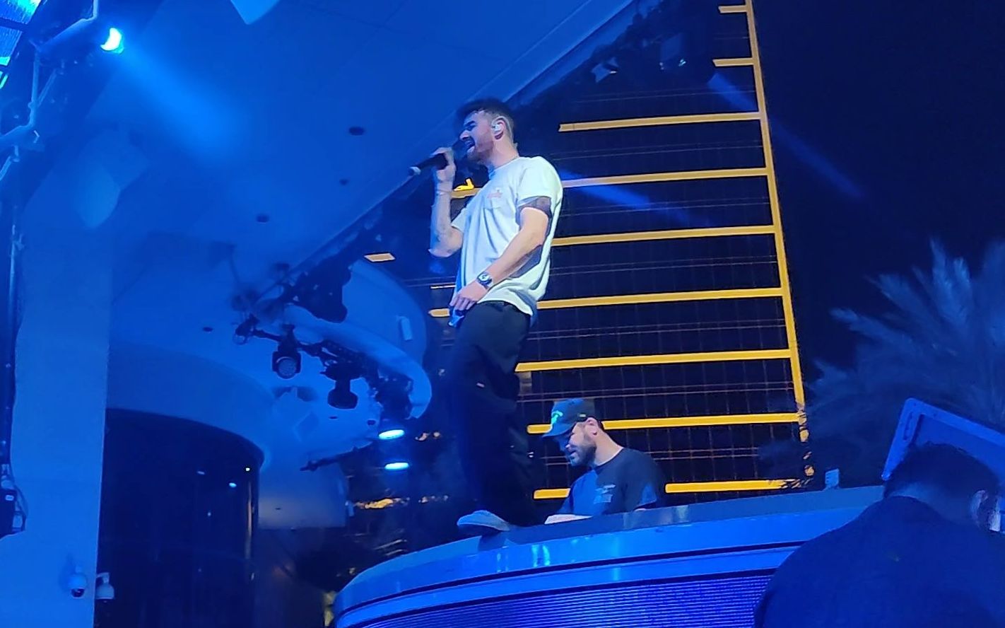 《roses》进来零距离感受烟鬼的帅气吧