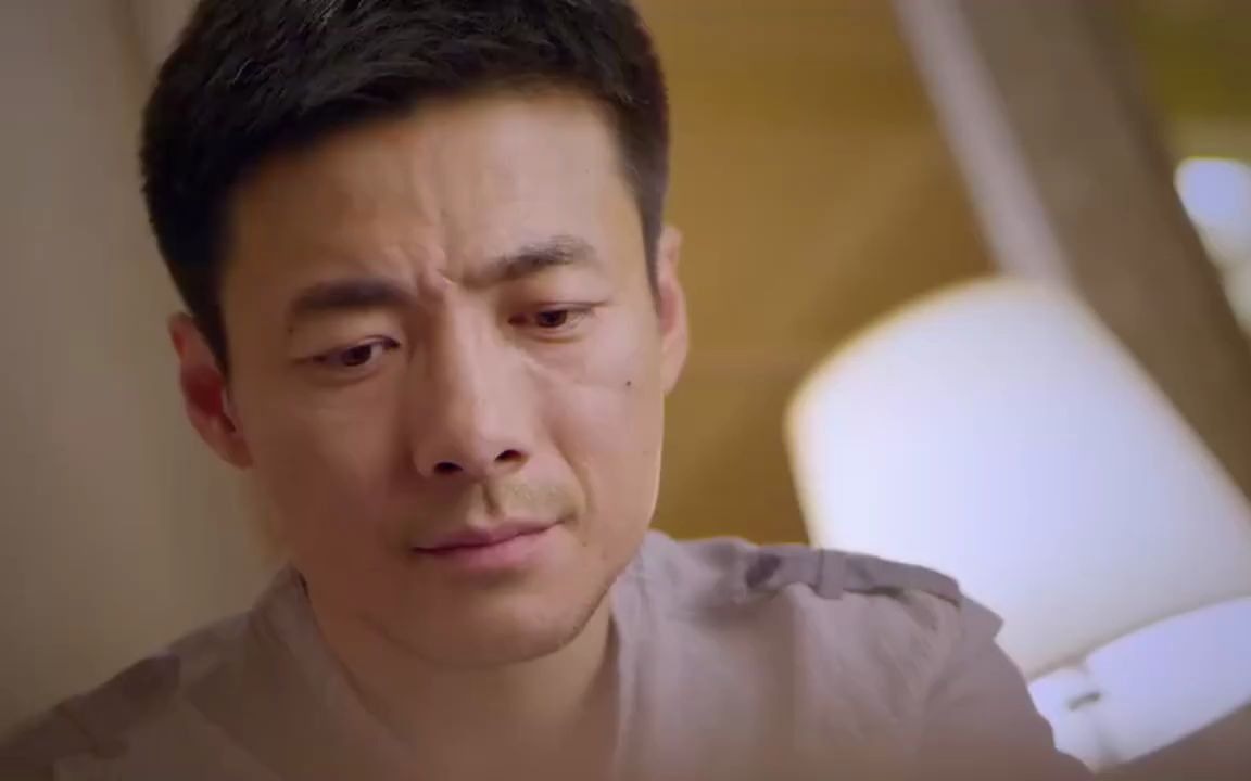 谭峰来到胡队家竟给其送了十万块钱这算贿赂吗