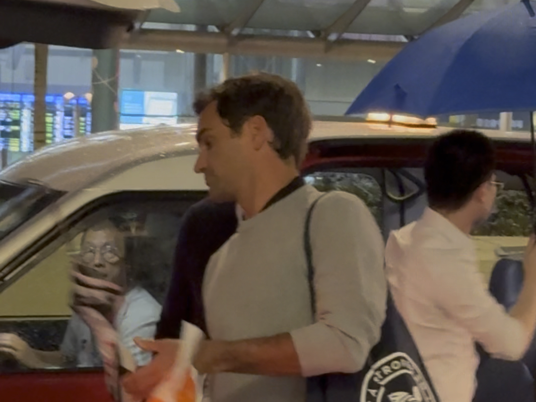 昨天在香港中環巧遇罗杰·费德勒