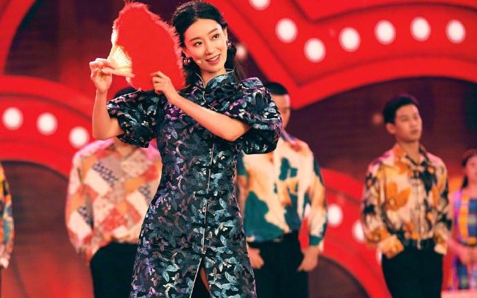 中国内地著名影视女演员张小斐小姐经典旗袍造型(1)