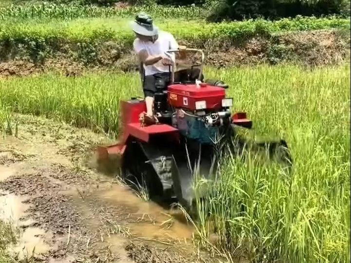 湖北鑫振鸿环发机械有限公司的四驱微耕机(田园管理机)轻松帮助农户解决农活!哔哩哔哩bilibili