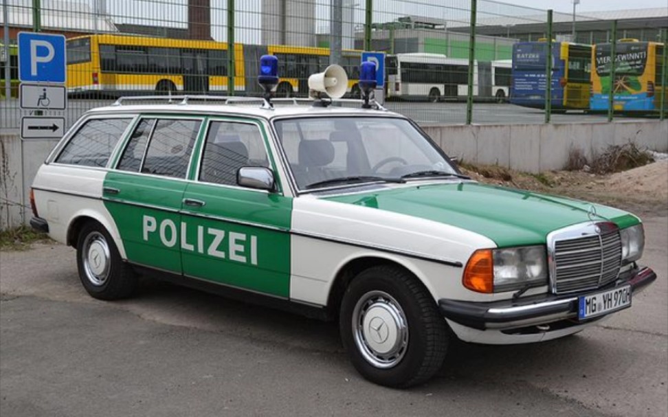 【polizei】德国警察紧急车辆发展史图集