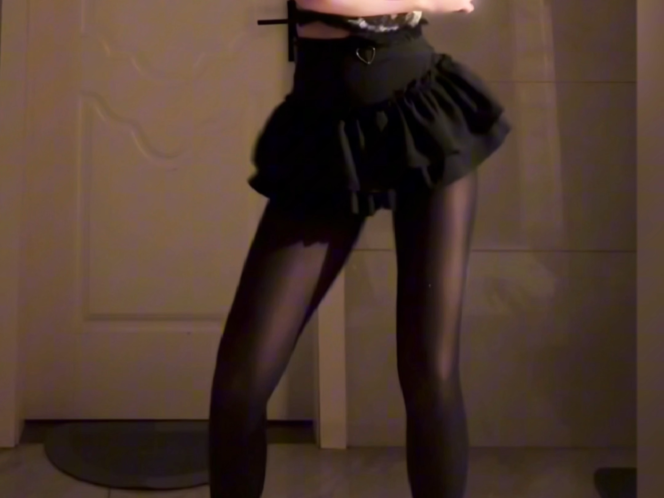 有谁注意变装前的脚了吗