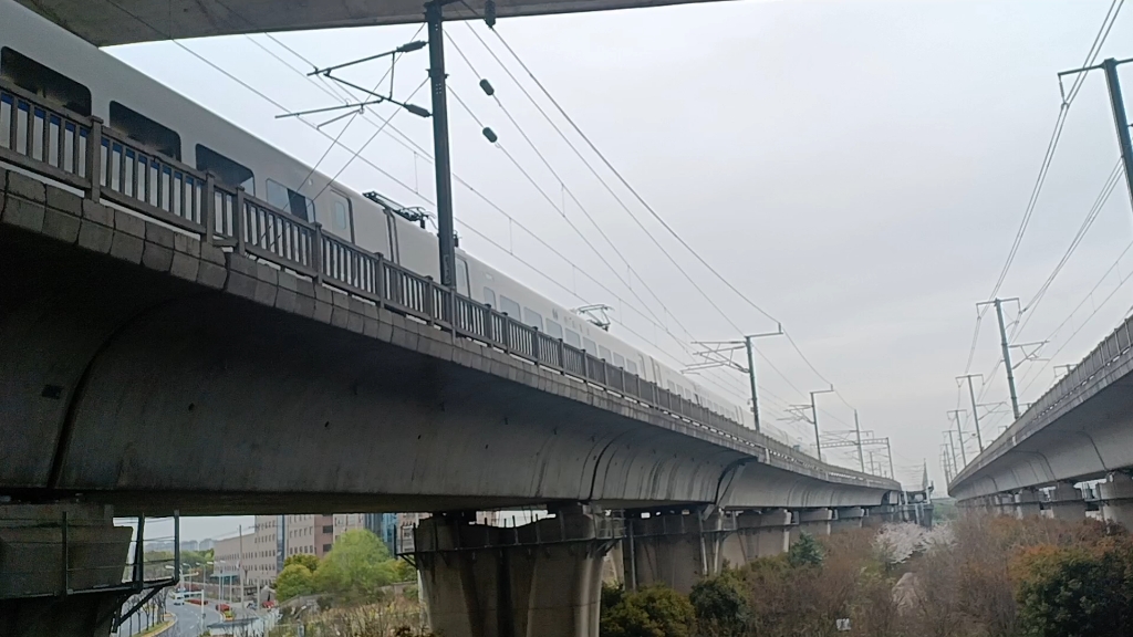d3034次(宜昌东—上海虹桥)crh2b-4101