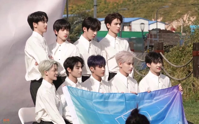 unine拍摄解散照