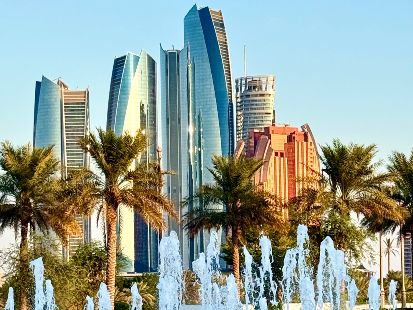 阿联酋阿布扎比总统府观赏 中东王国官邸的繁荣风采一览无余