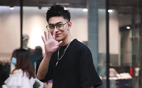 黄嘉玮- 蜀都街拍_哔哩哔哩 (゜-゜)つロ 干杯~-bilibili