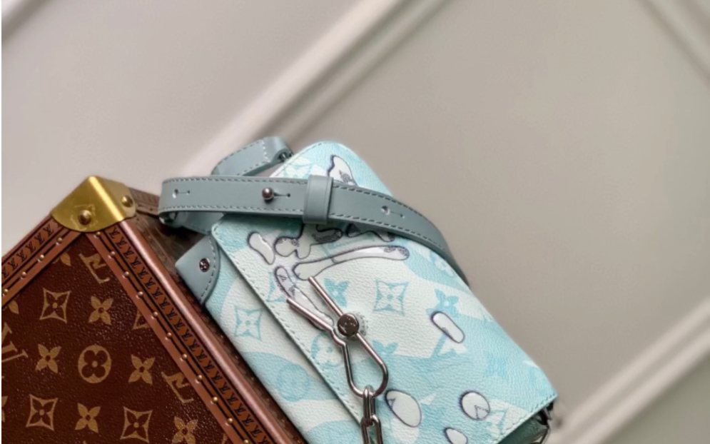 说一下高仿lv路易威登m22637蒂芙尼蓝steamer 迷你手袋 steamer 迷你