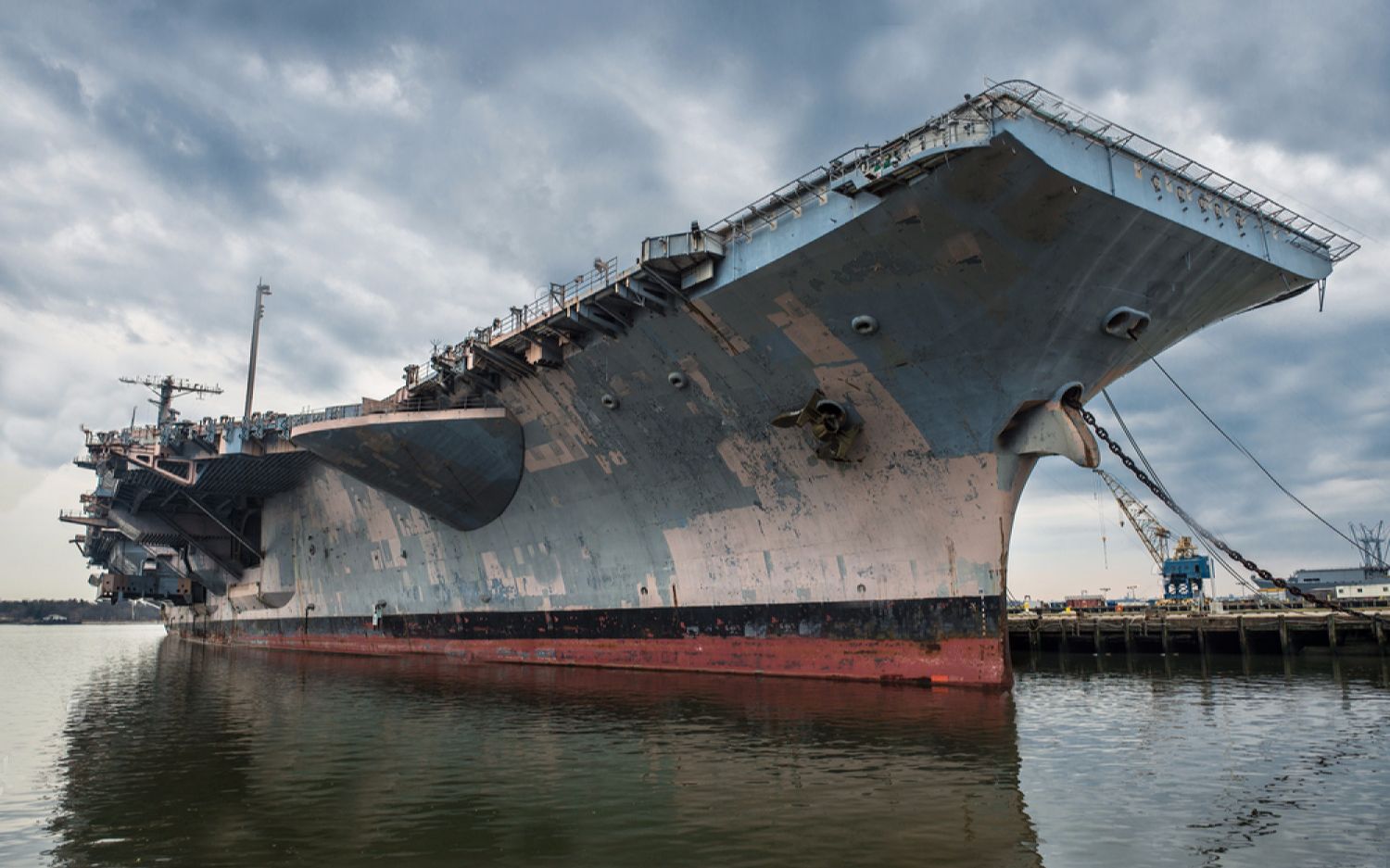 8万吨核航母废弃多年拆解费飙升10亿盼中国船厂低价回购拆解