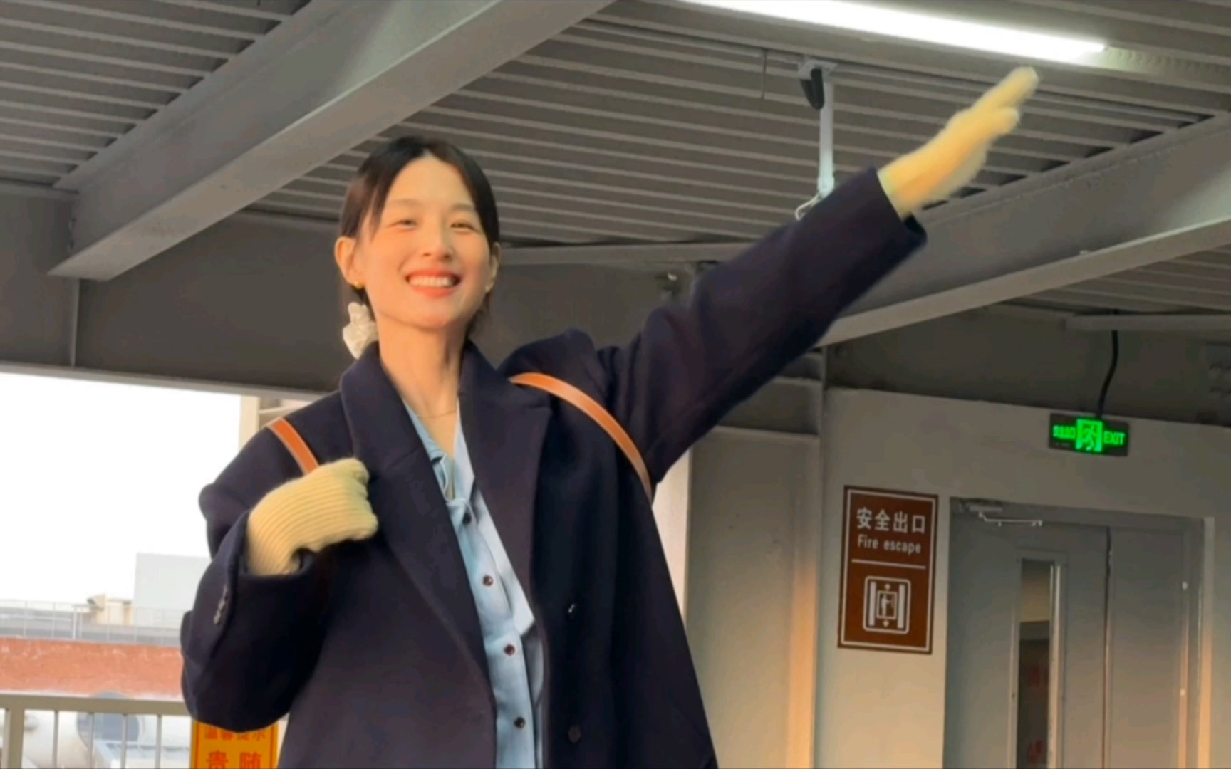 爱情公寓林宛瑜–赵霁