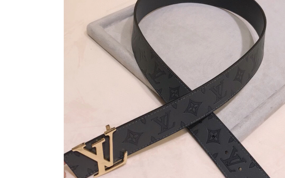 说一下高仿lv路易威登initiales 双面小牛皮腰带