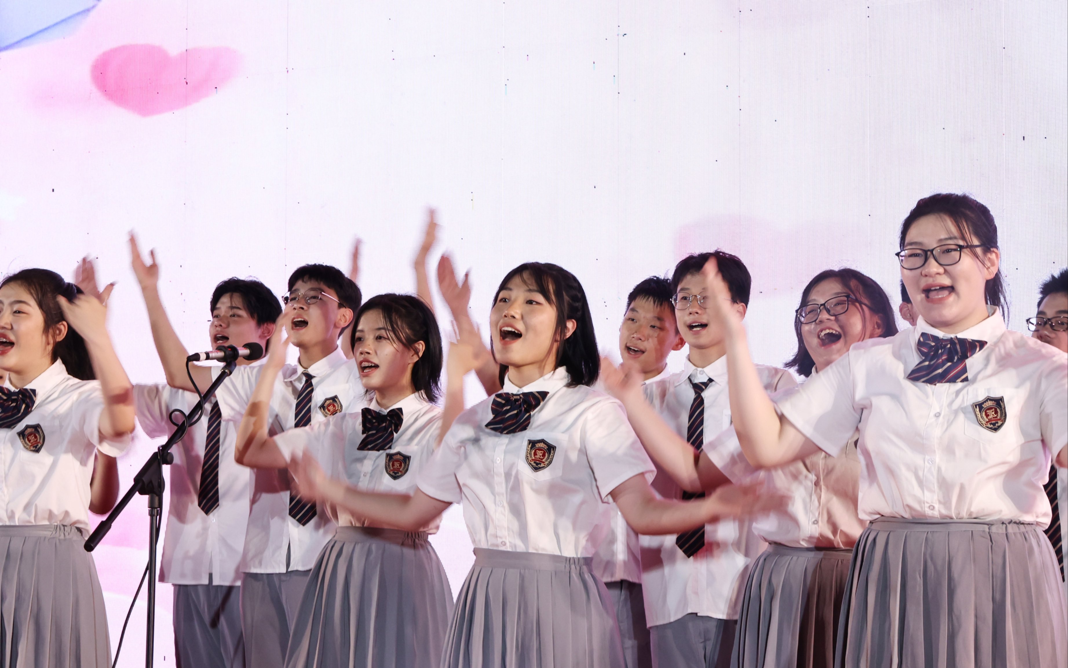 为高三学长践行,合肥七中一帆合唱团唱响《简单的事》-合肥七中一帆