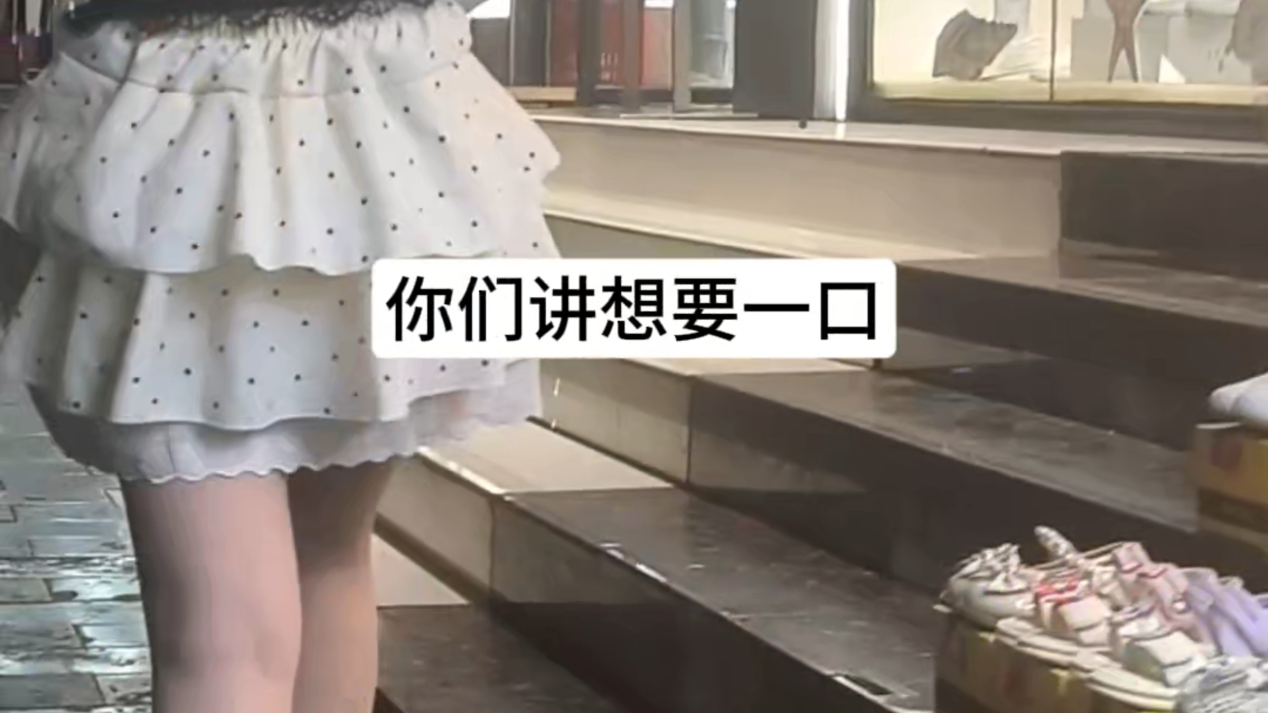 被柴火烧过的辣椒，火后满屋残留的焦糊香，我想应该只有云贵川的老乡才知道是什么味吧？