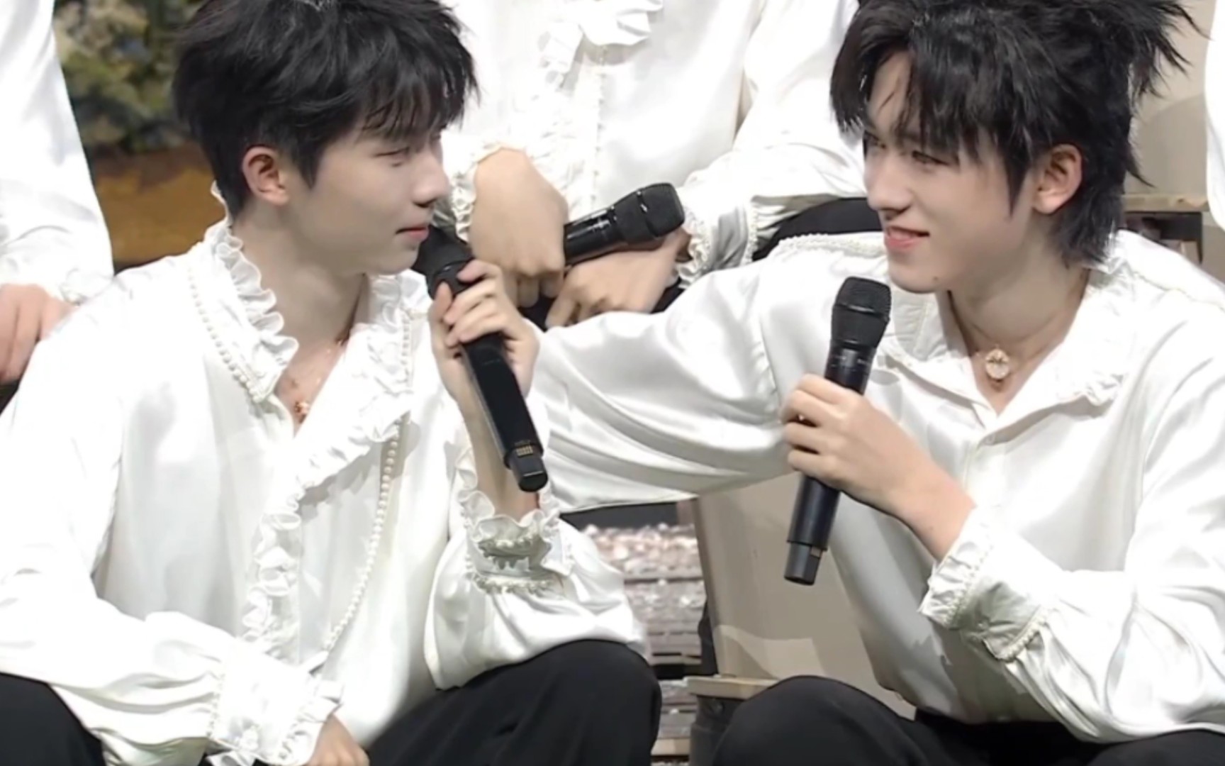 【祺轩&轩祺】甜甜的采访还是要看祺轩鸭~对视 1    悄悄话 1再   1