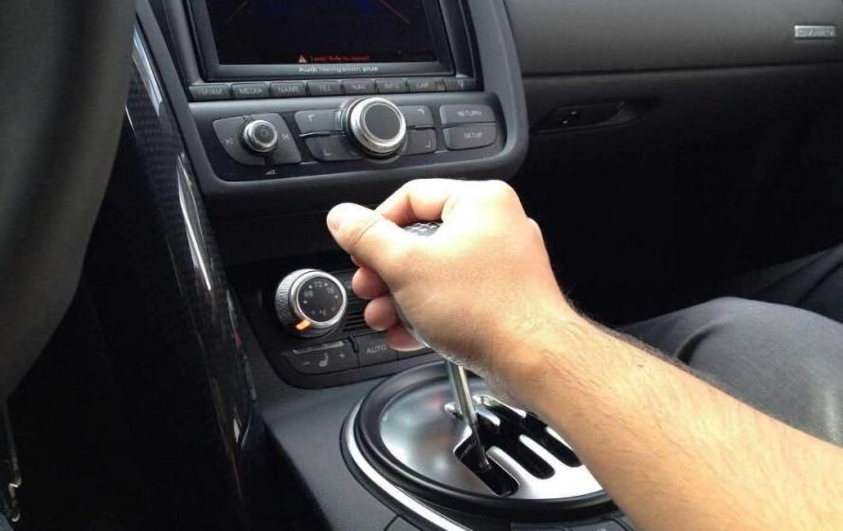 新手必看自动挡车怎么正确停车和起步如何正确驾驶