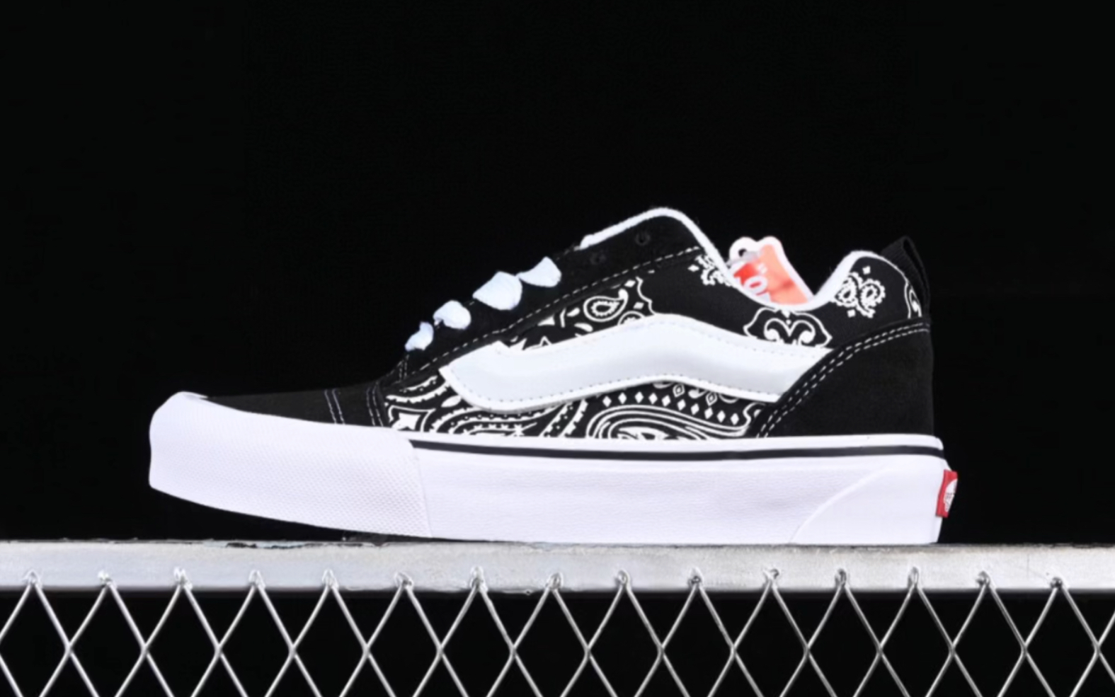 万斯 bedwin x the heartbreaks x vans vault 联名腰果花低帮运动鞋