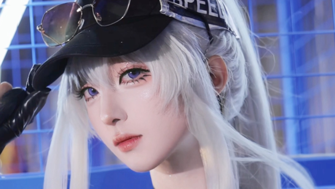 指挥官，要一起兜风吗？