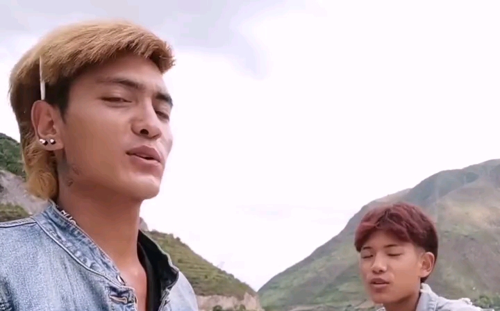 《我是云南的》云南怒江傈僳族小伙早期作品.考古向