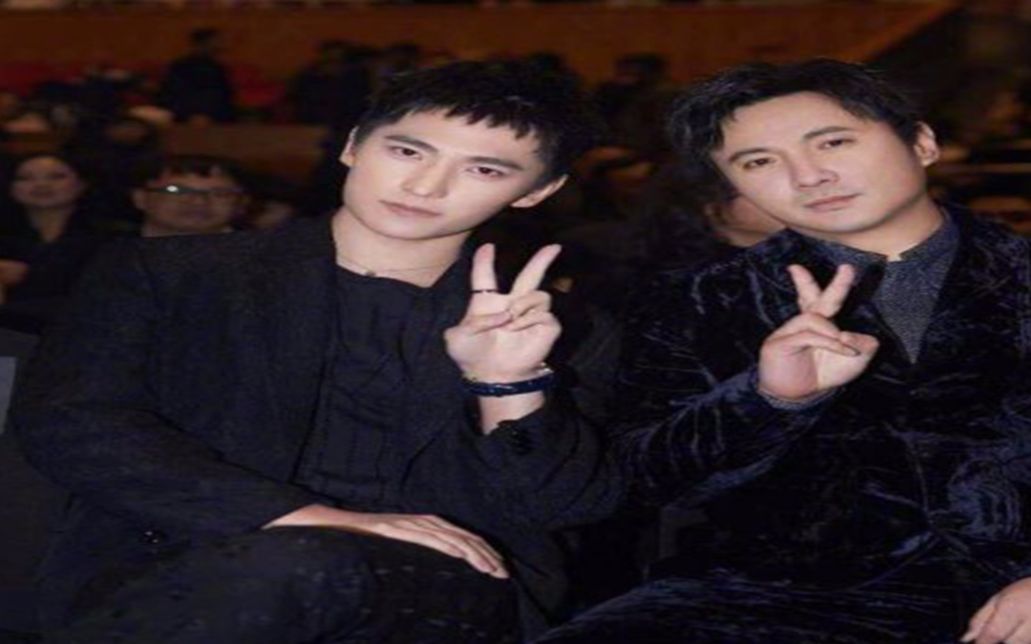 沈腾杨洋冷漠脸比剪刀手,同样是军校毕业画风差别怎么这么大