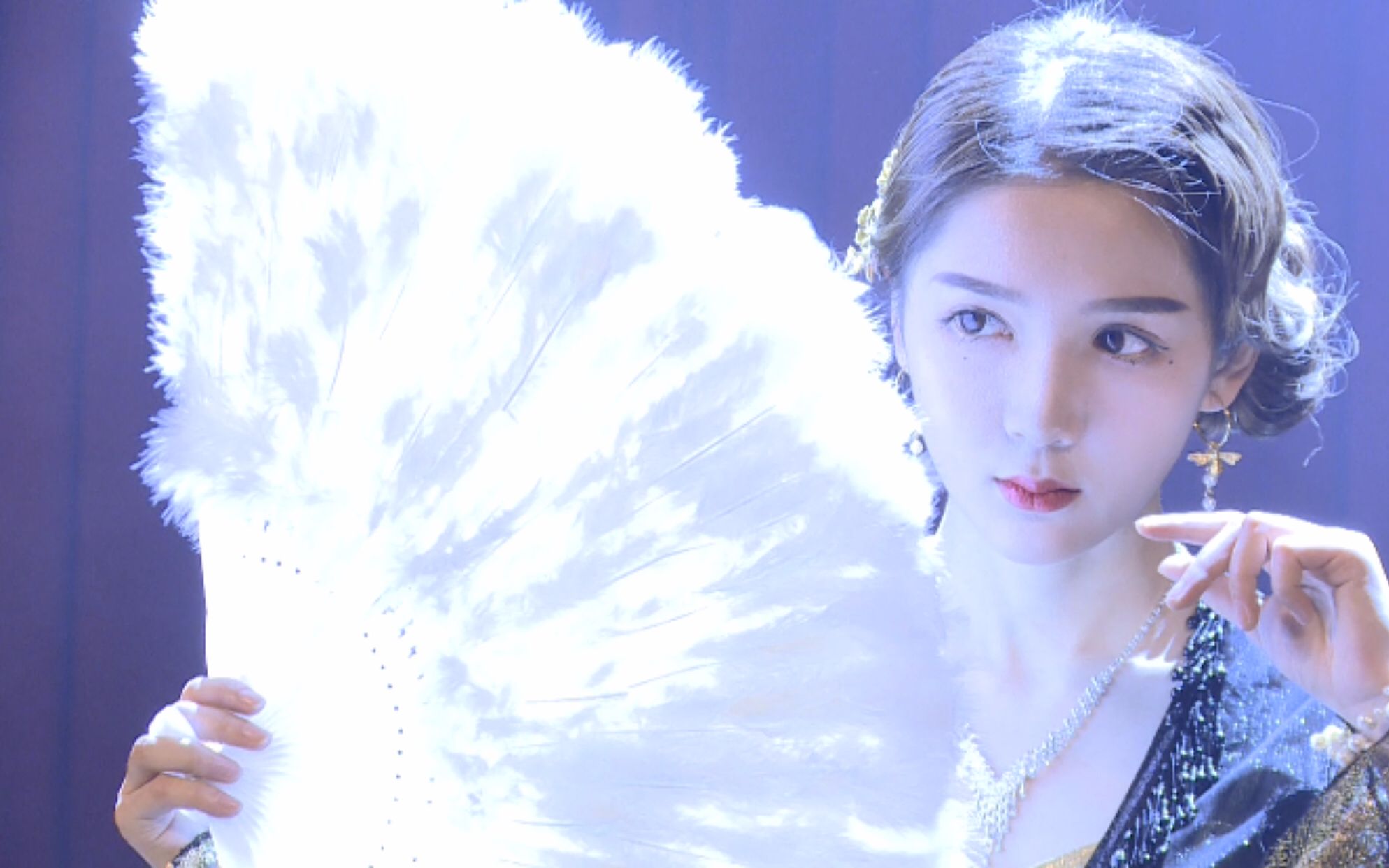 【snh48严佼君】【翻唱】 易燃易爆炸(自制pv)《向阳的星光》角色曲