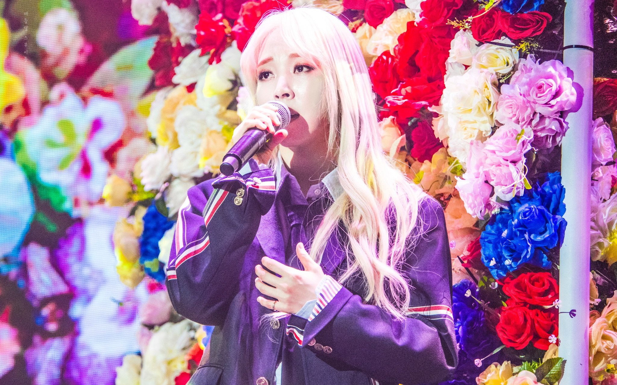 玟星中字190421文星伊solo舞台性感文总在线扯领带mamamoofw演唱会