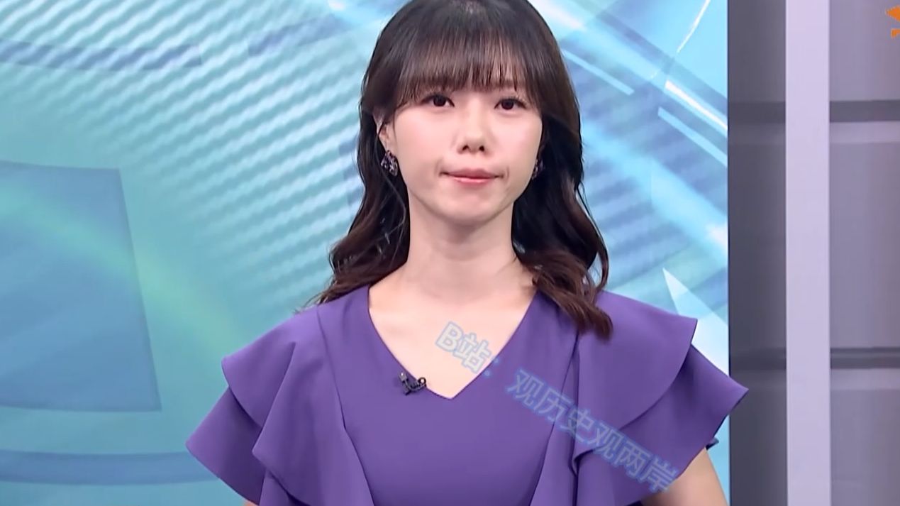 (新闻大白话）26.8.23 “回不去了”！美加互征关税全面开战，卡尼正面杠川普！解放军一个月内与白俄、埃及、阿联酋、泰国密集联演，歼16成最大亮点！