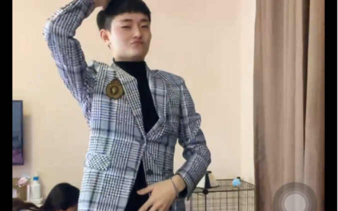 摇摆阳直播跳书记舞这也太拉了