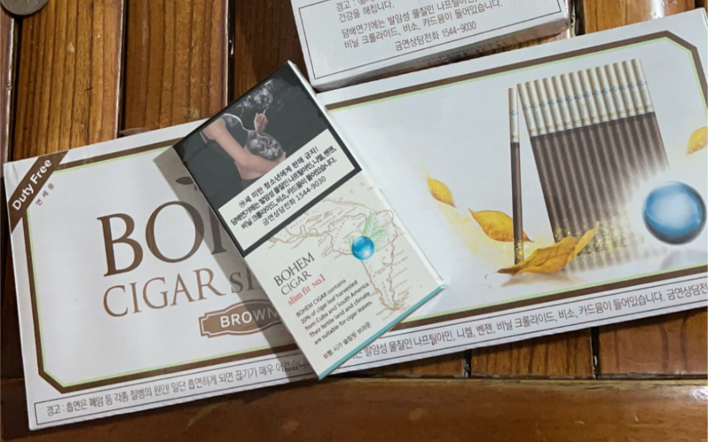 外烟测评宝恒可乐小雪茄爆珠 这款是雪茄型烟的爆珠 烟身带有微微的