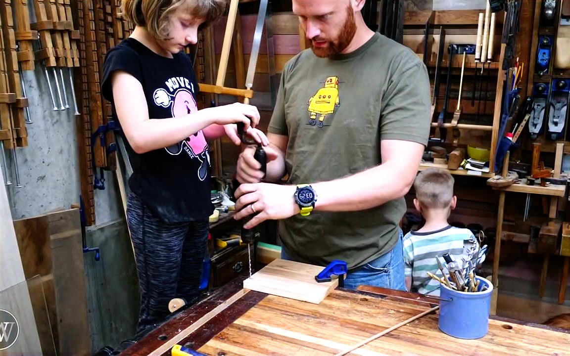 [图]【展示】与孩子们一起为母亲节做一个喂鸟器Making a Bird Feeder for Mothers Day With the Kids