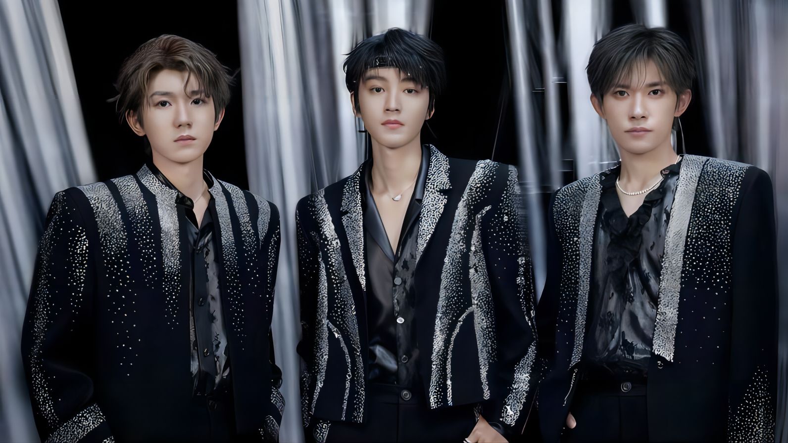 李飞谈tfboys遗憾,称成员个人发展有点早,蹭流量惹一