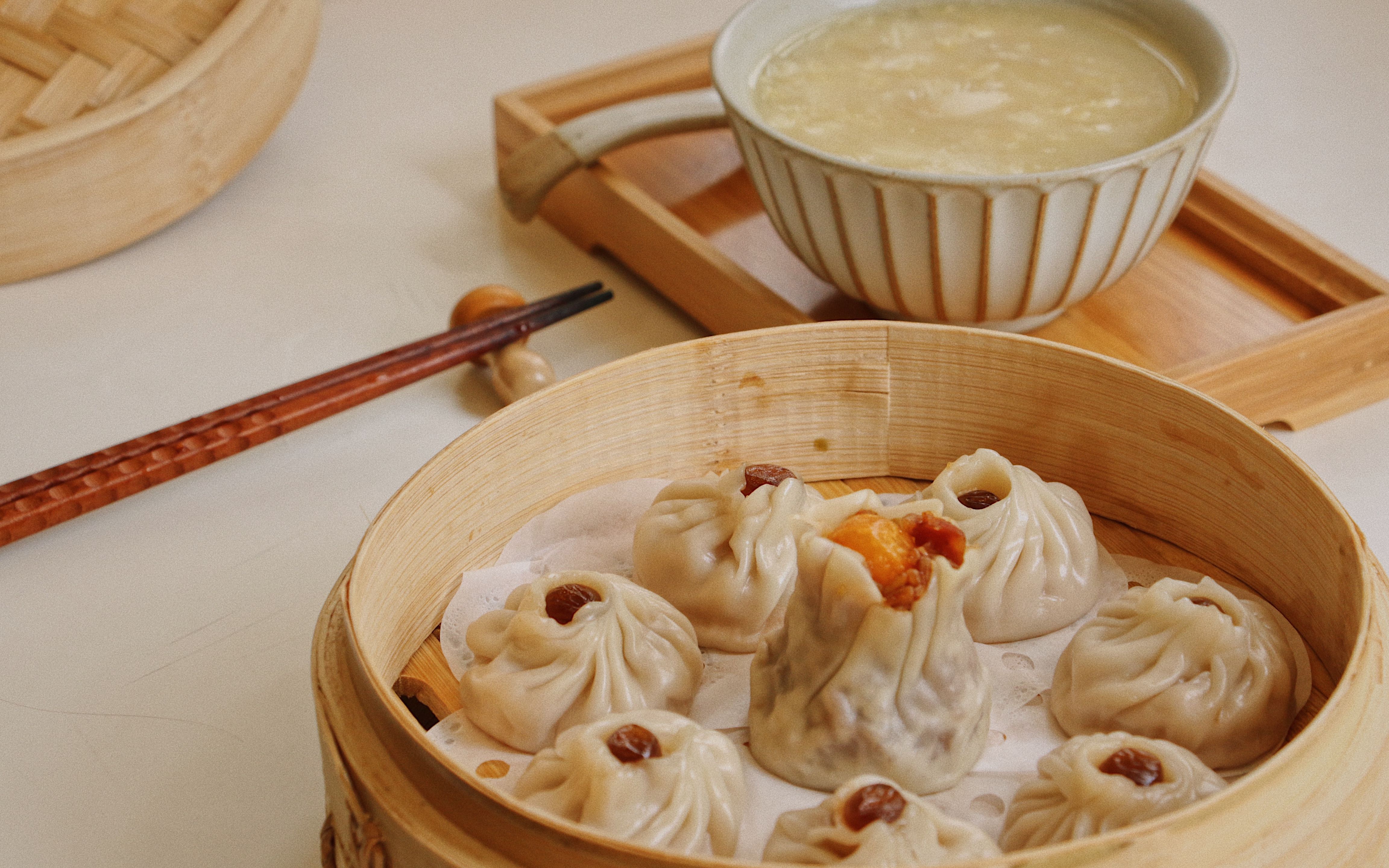 一人食中式早餐【冰镇绿豆马蹄爽&碳水爆炸的小笼包】