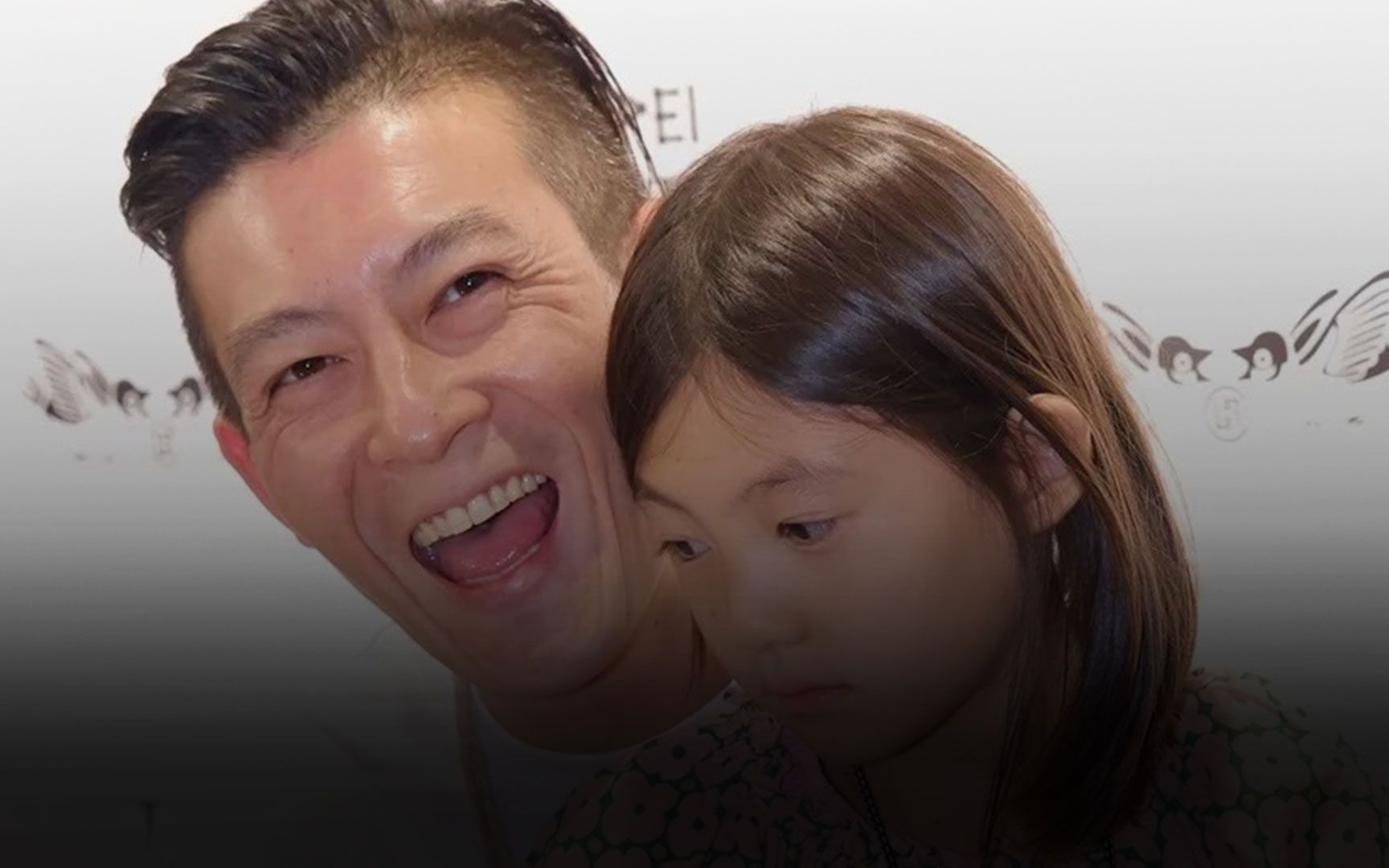 陈冠希首谈08年不雅照风波,称自己一直没放弃,女儿在旁暖心鼓掌