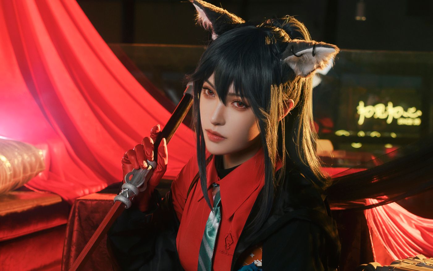 络遥来杯咖啡吗刀客塔明日方舟德克萨斯意志cos花絮