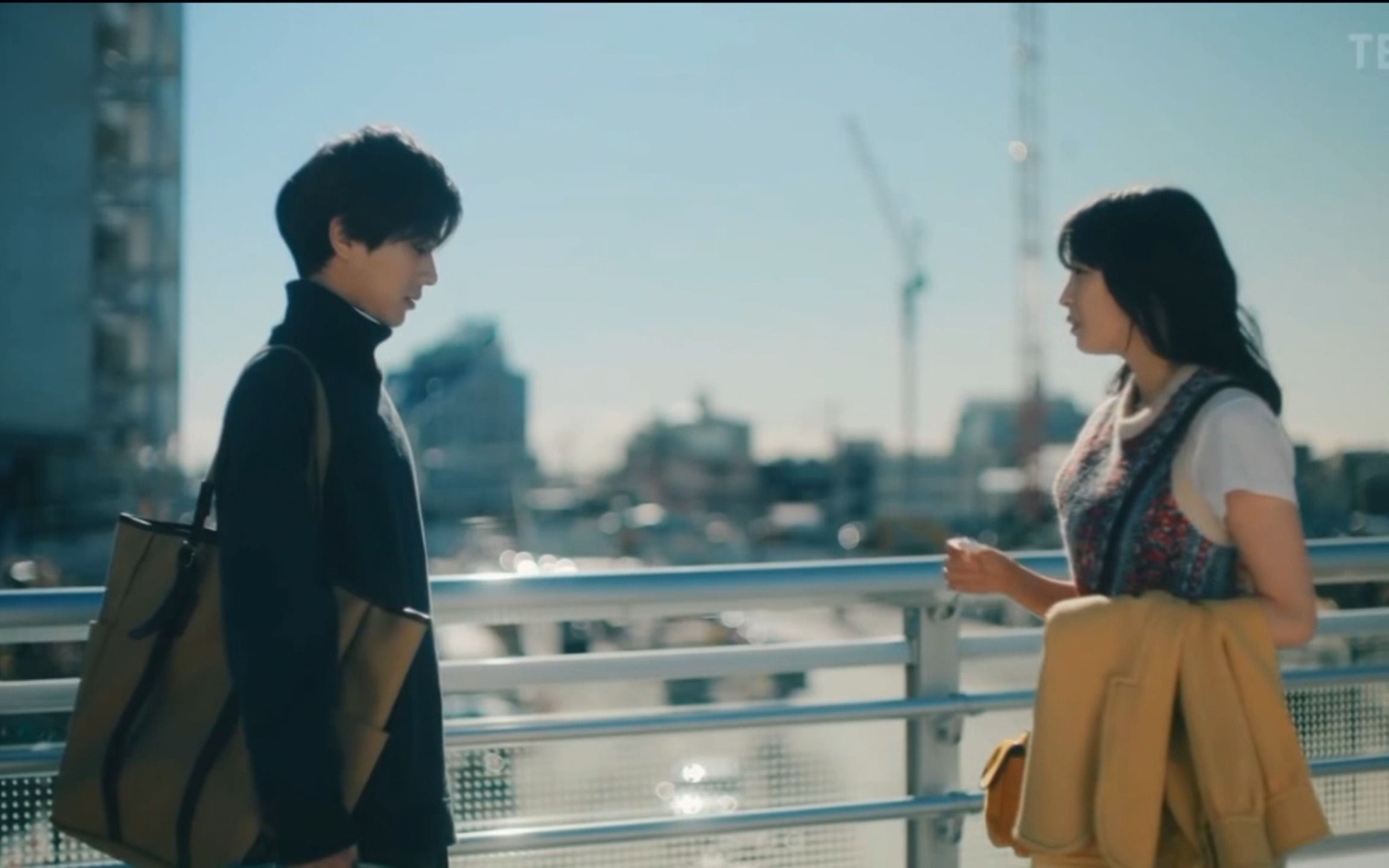 黄昏时分牵起手 B站