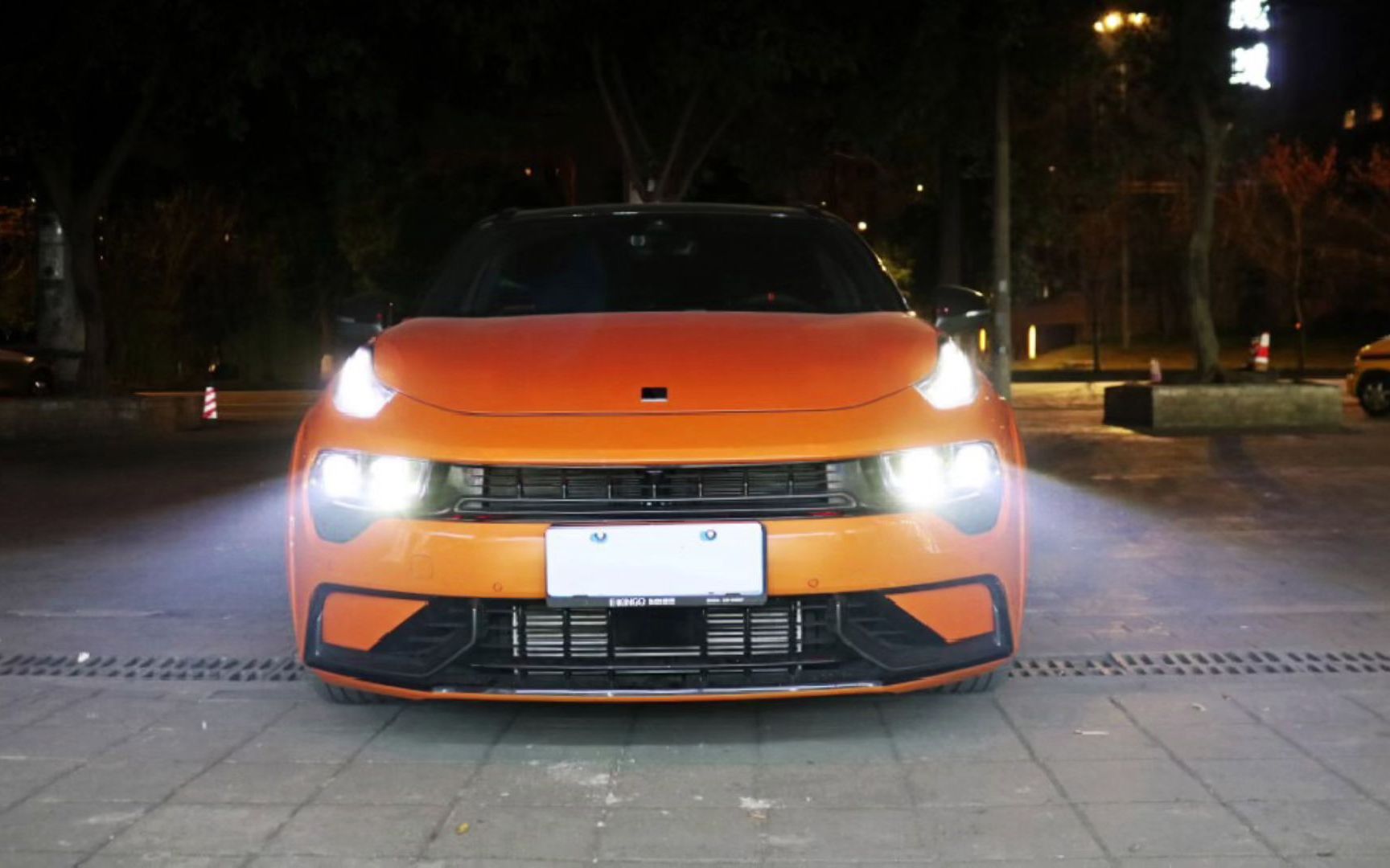 成都领克02hatchback改车灯led大灯改装双光透镜激光大灯4近6远天一