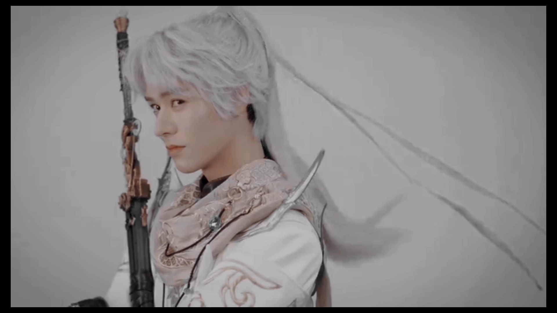 【龚俊白发造型】真的有这么帅的人吗