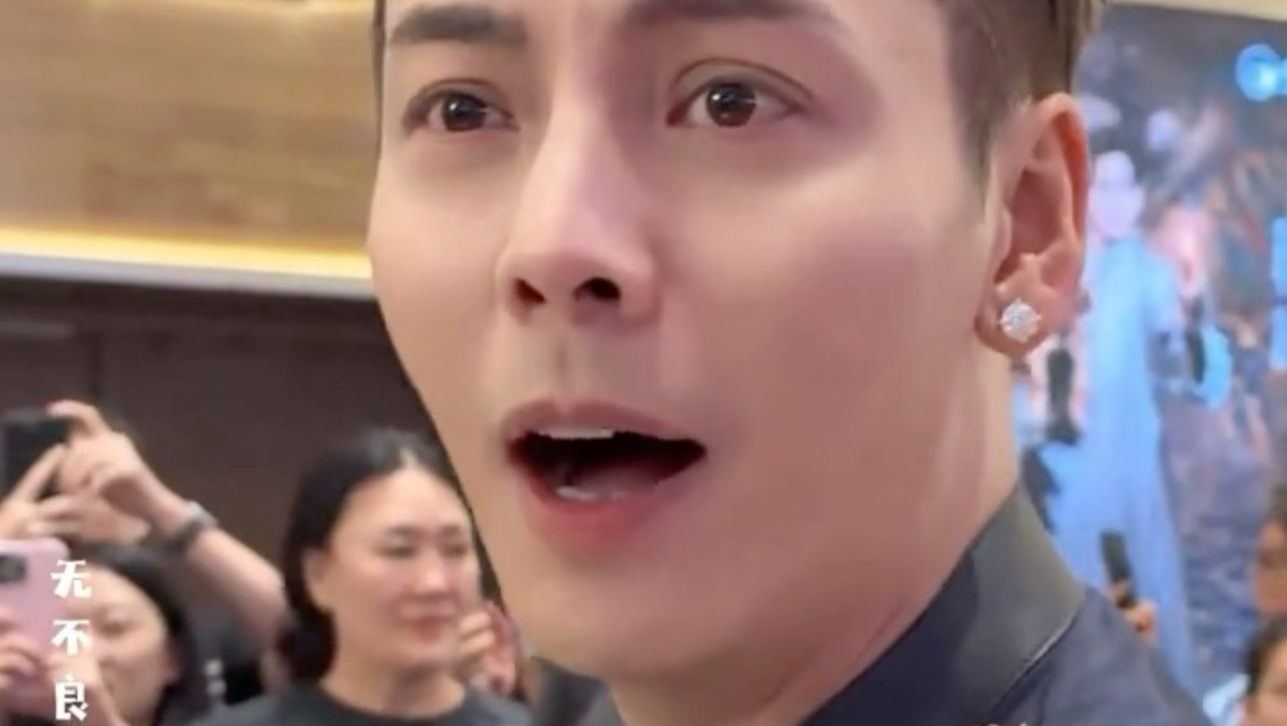 别的明星：保安把人往后拦拦，陈伟霆：保安把人给我往前推推