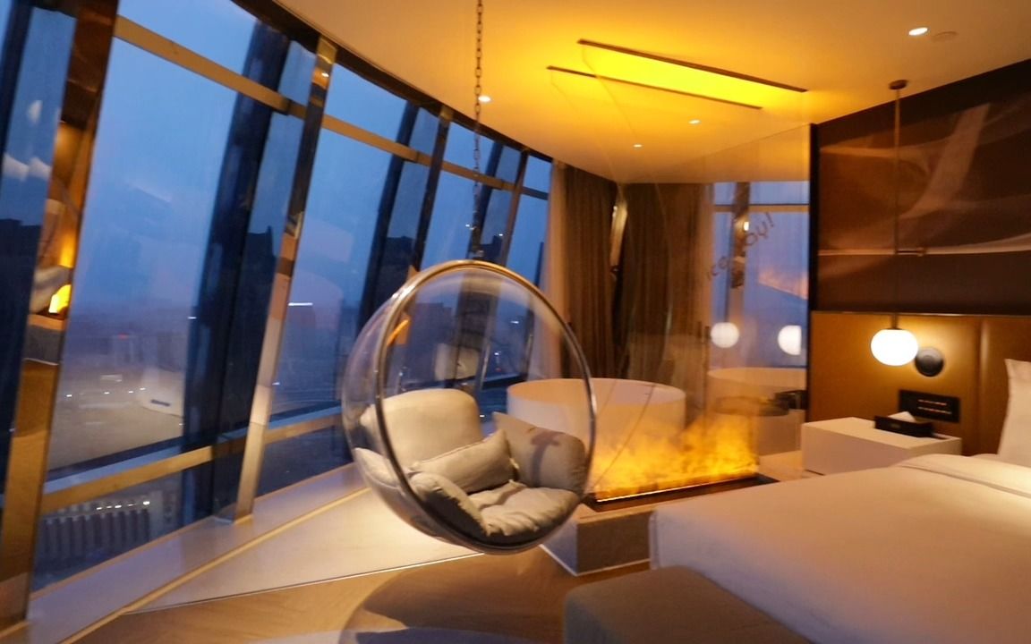 成都旅行|住进整个城市的夜景高空里的酒店