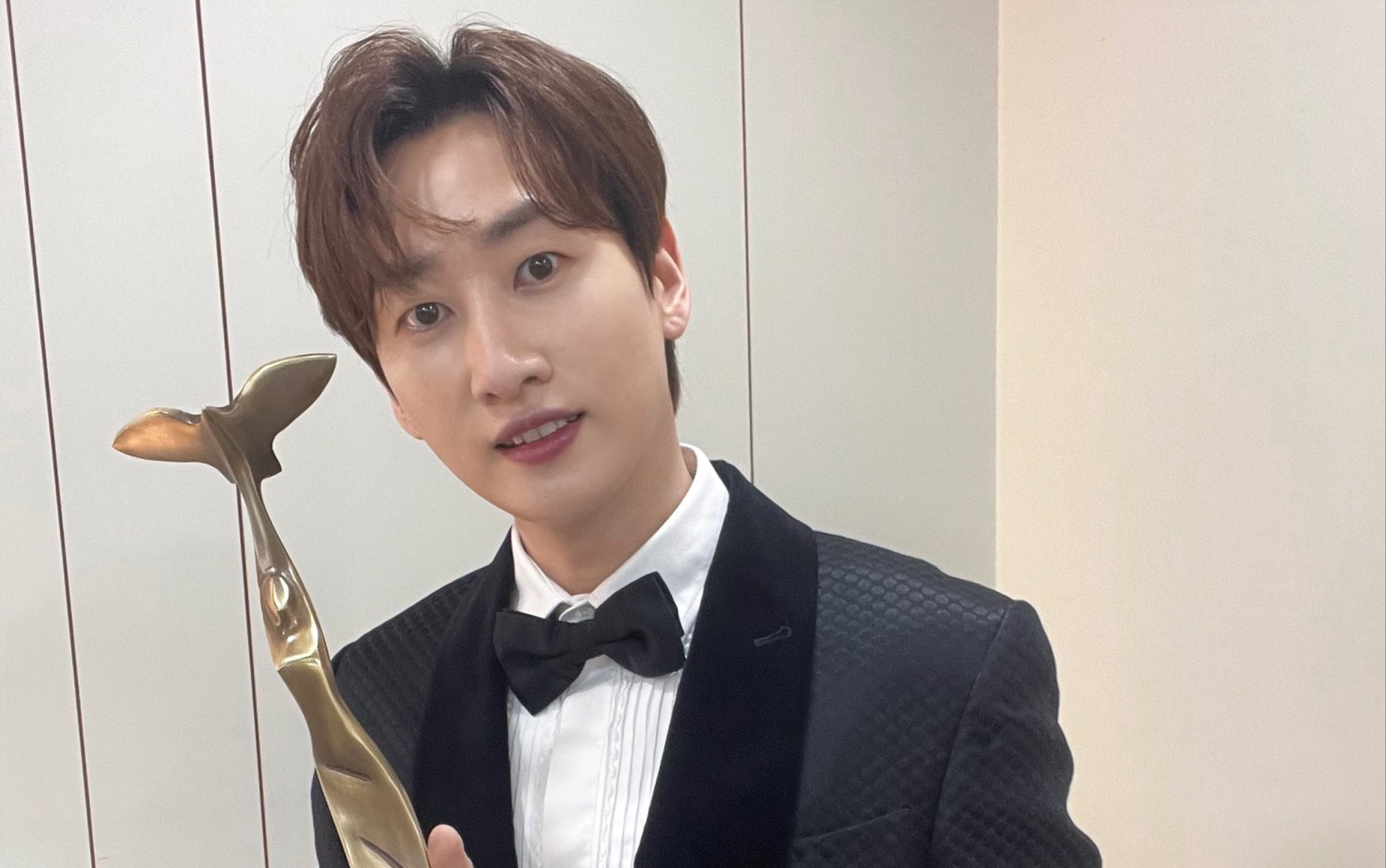 「sj银赫/亲姐李素拉」2021 kbs演艺大赏 银赫表演 得奖感言