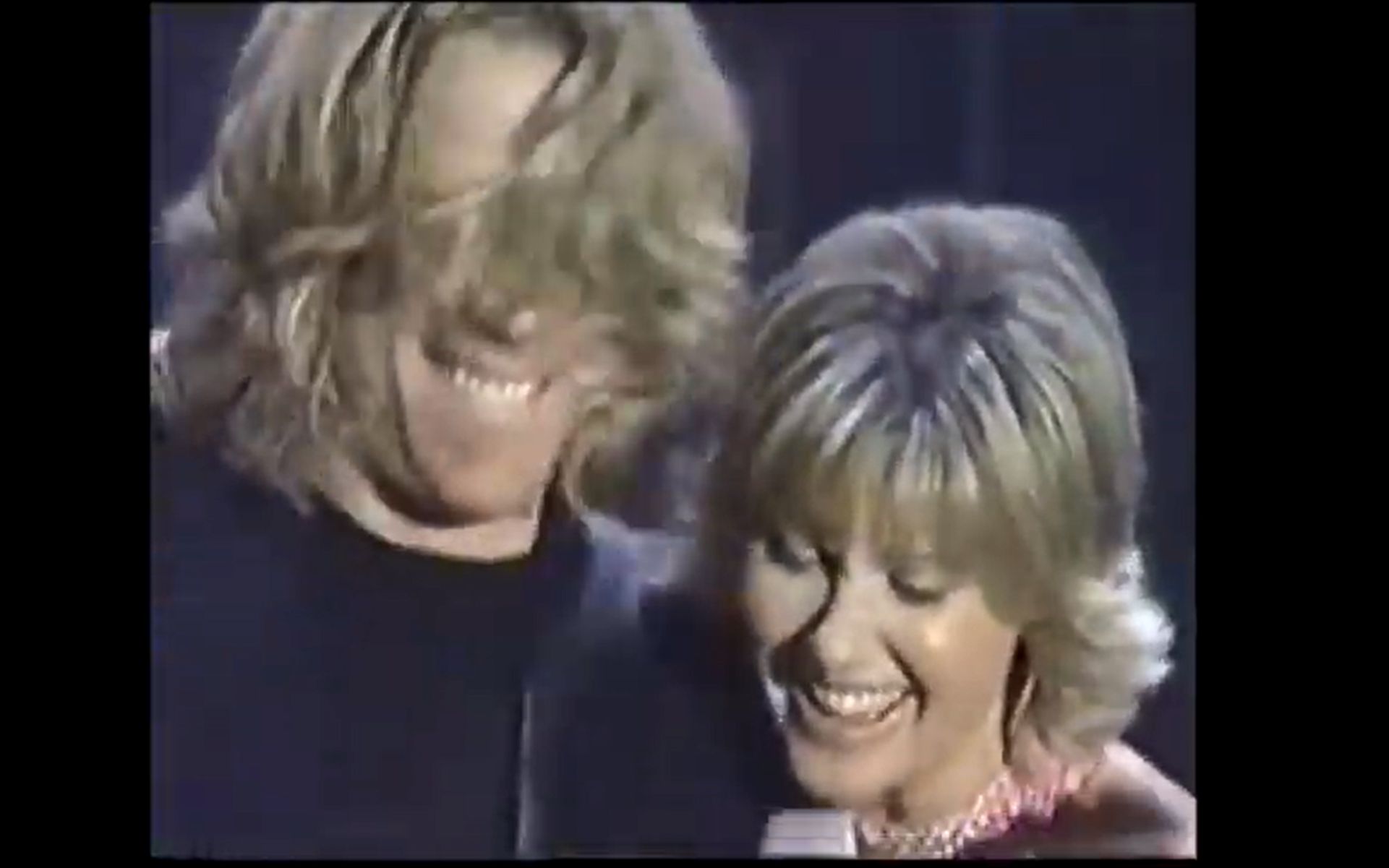 [图]【在韩国热唱Physical】Olivia Newton-John - Physical (feat. Andy Timmons) 2000.08.22