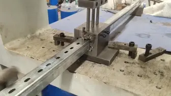 镀锌方管液压冲孔机