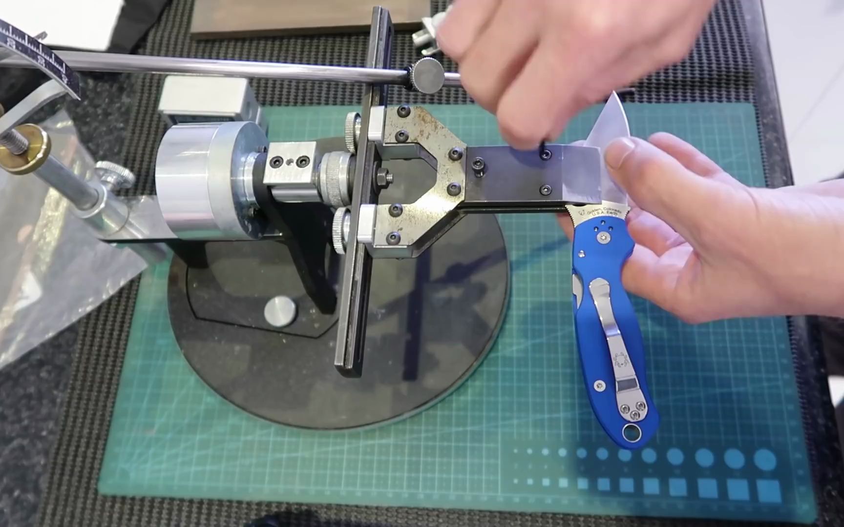 tsprof guided knife sharpening system demo on a m390 para 3