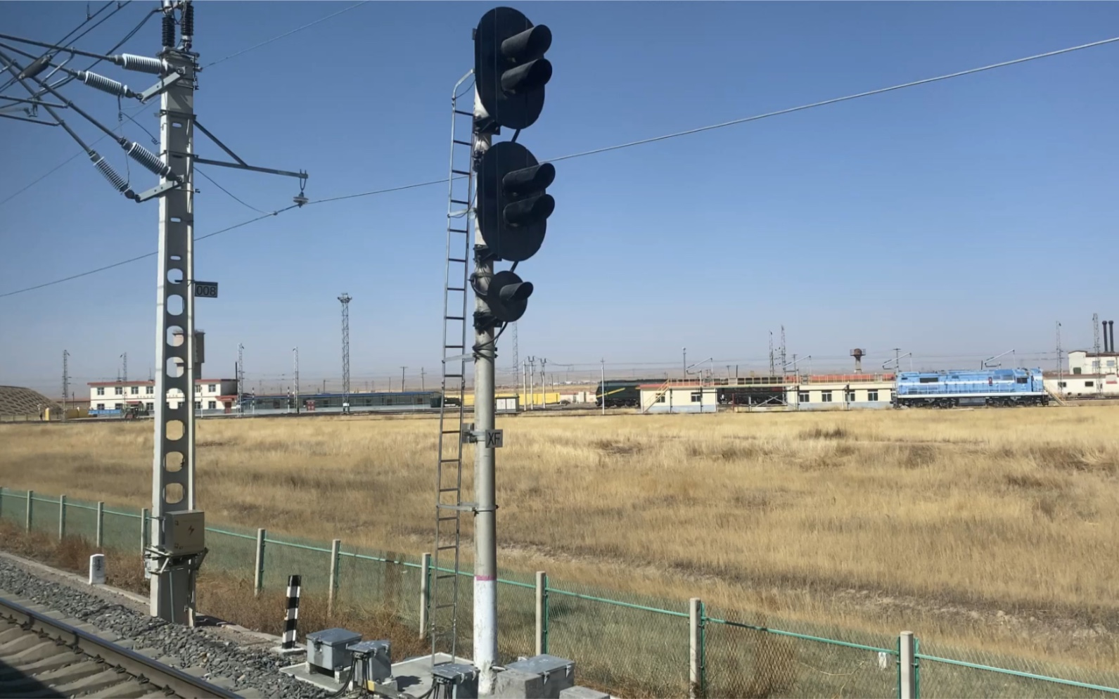 【中国铁路】青藏线西格段 k1059次通过哈尔盖站_哔哩哔哩 (゜-゜)つ