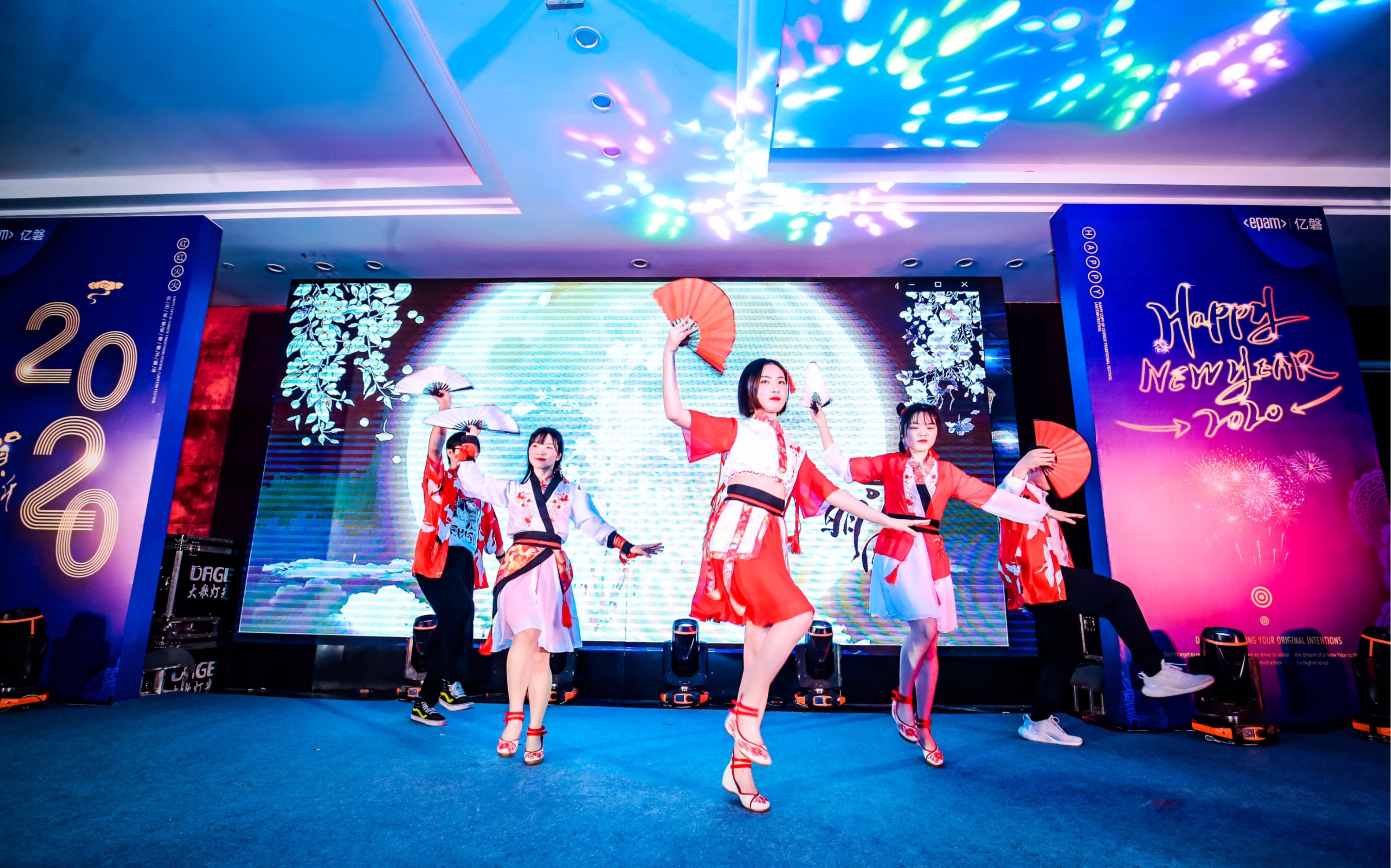 颜值超高的《寄明月》舞蹈哈哈