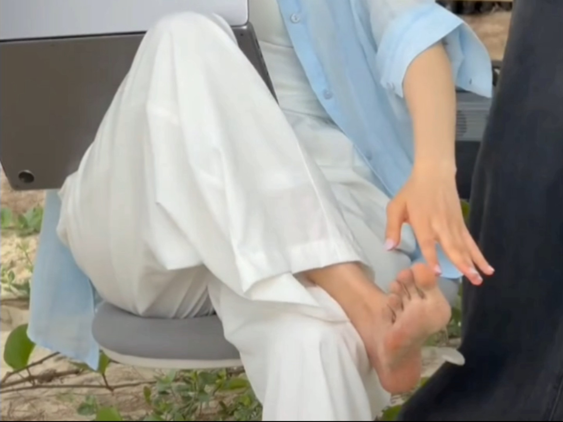 章若楠的小玉足