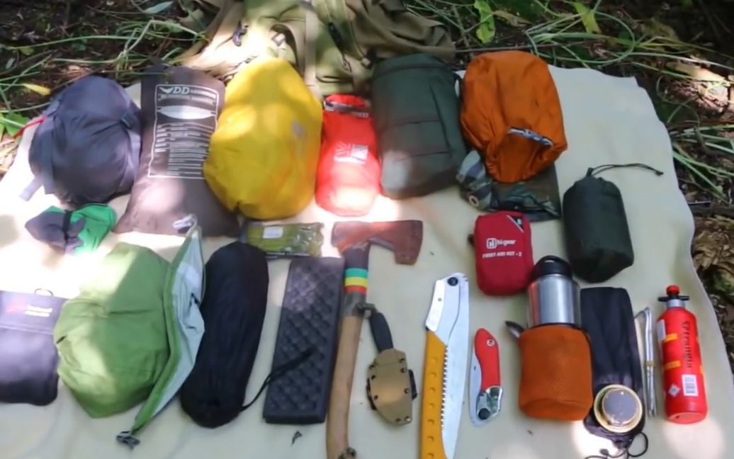 [图]露营装备 徒步 My Bushcraft Wild Camping Kit