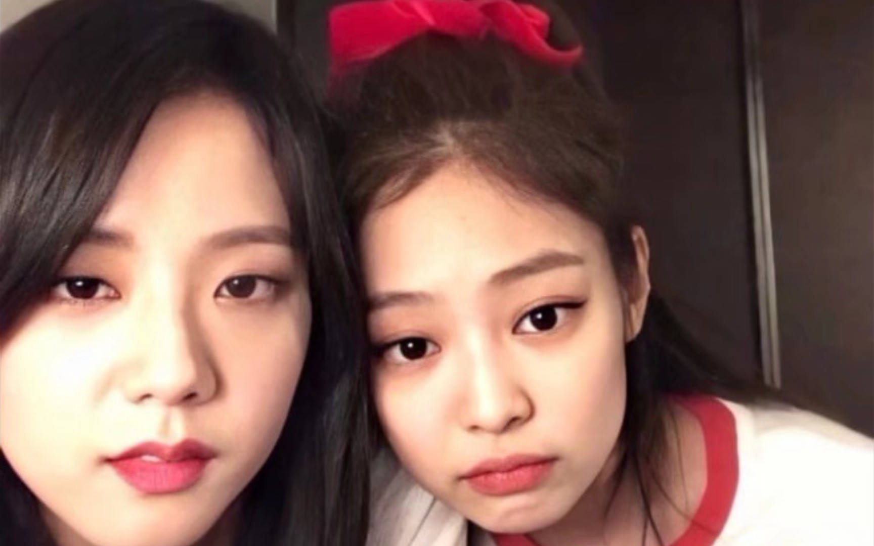 打啵j jisoo&jennie