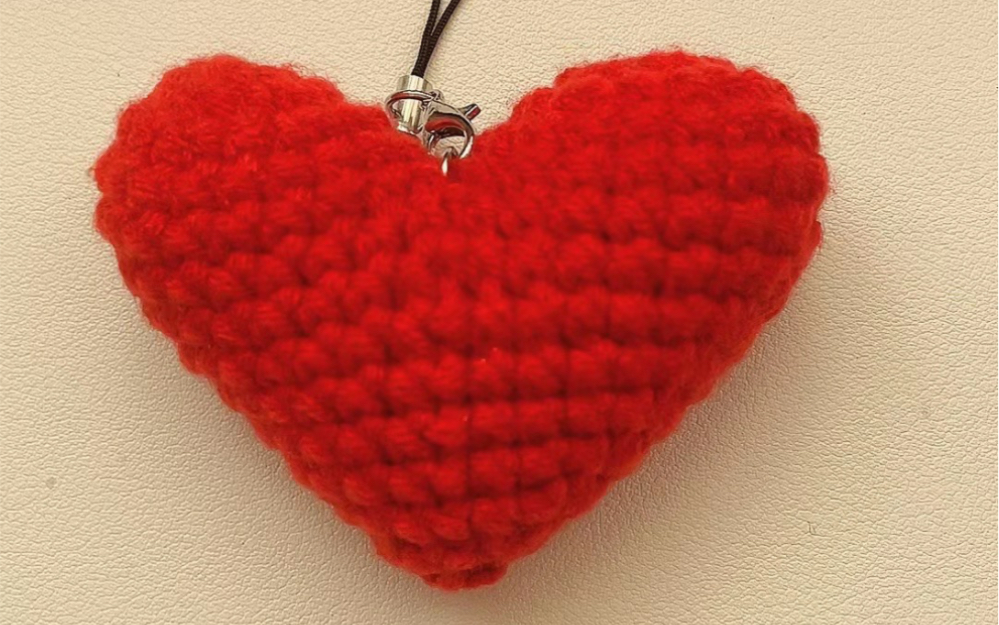 毛线钩织爱心挂件教程二